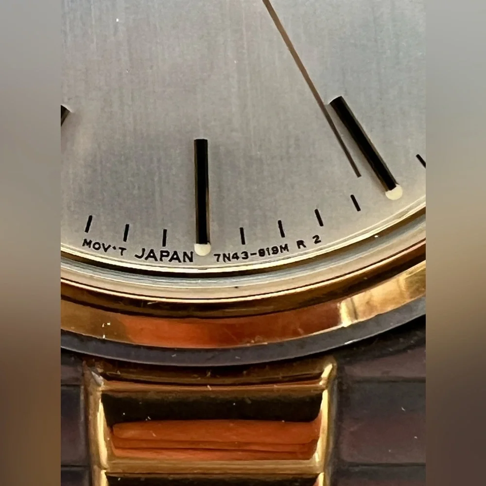 Seiko Men’s Watch Silver Dial Day Date Windows Two-Tone Stretch Bracelet